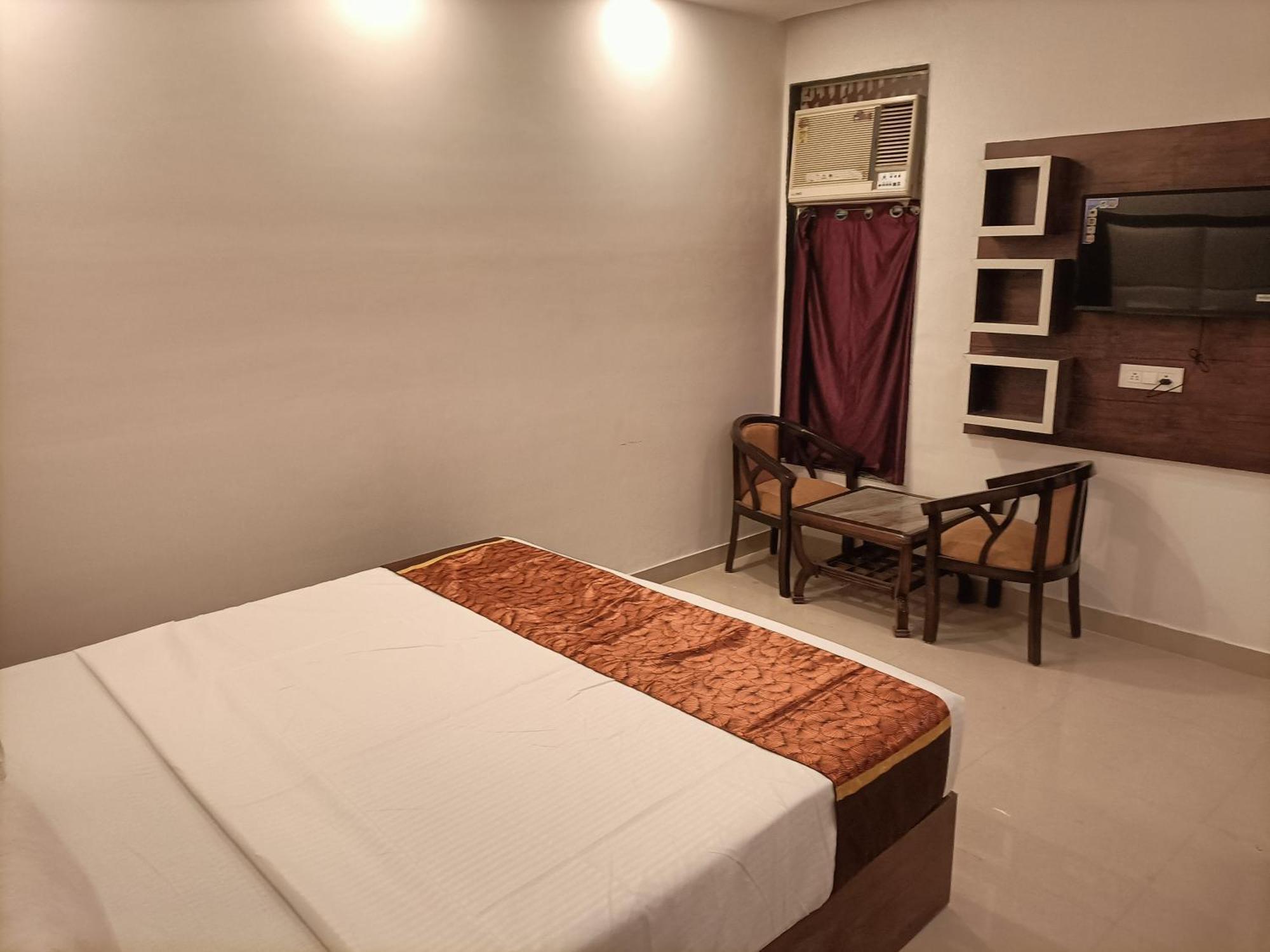 Deira Plaza Near Igi Airport Delhi Hotel